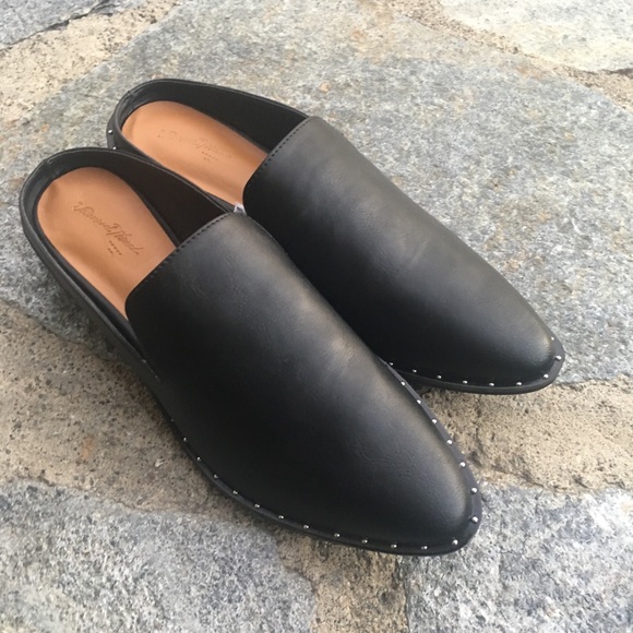 ✨LAST PAIR SIZE 9.5 ✨ Studded Backless Mules - Picture 8 of 8